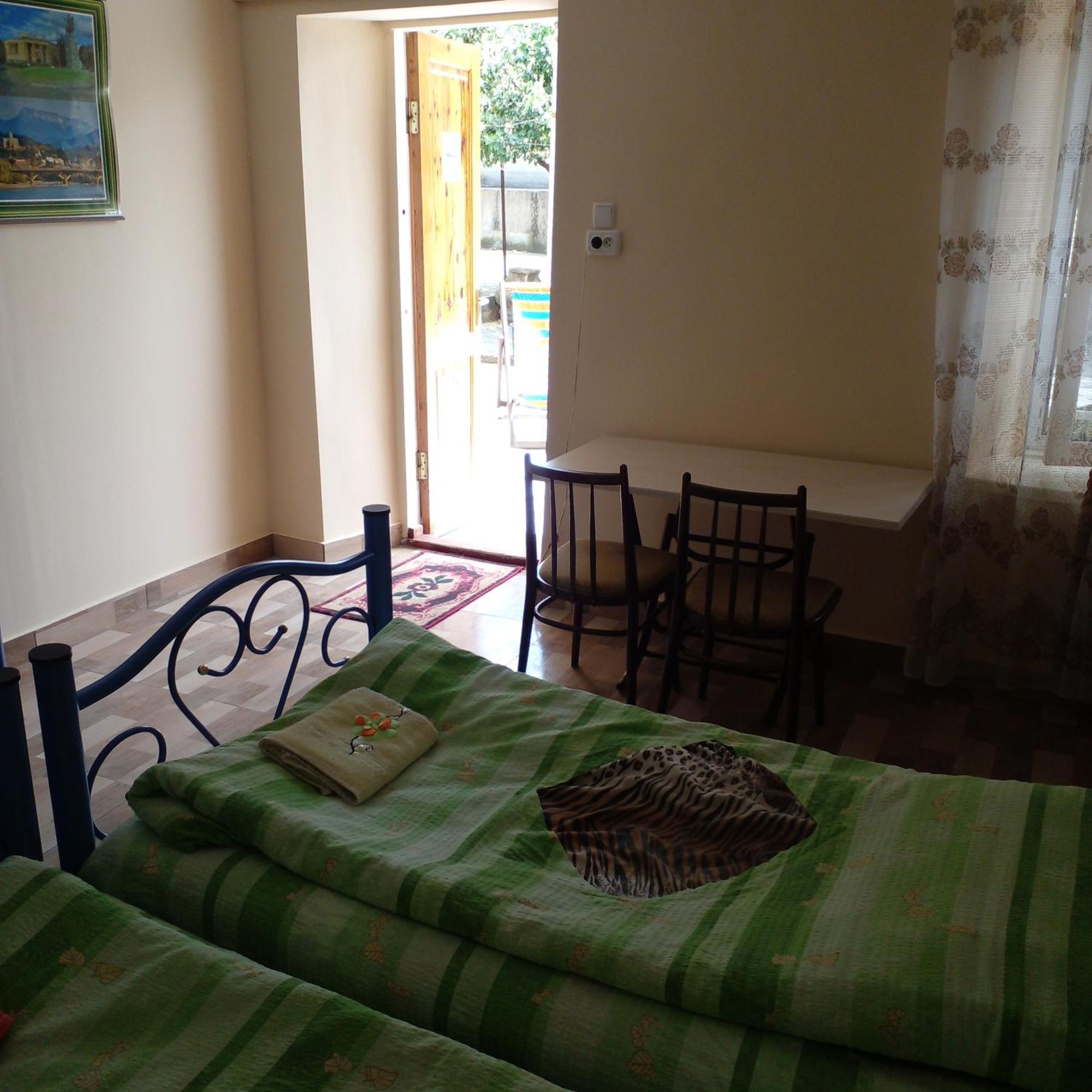 קוטאיסי Giorgi'S Homestay מראה חיצוני תמונה