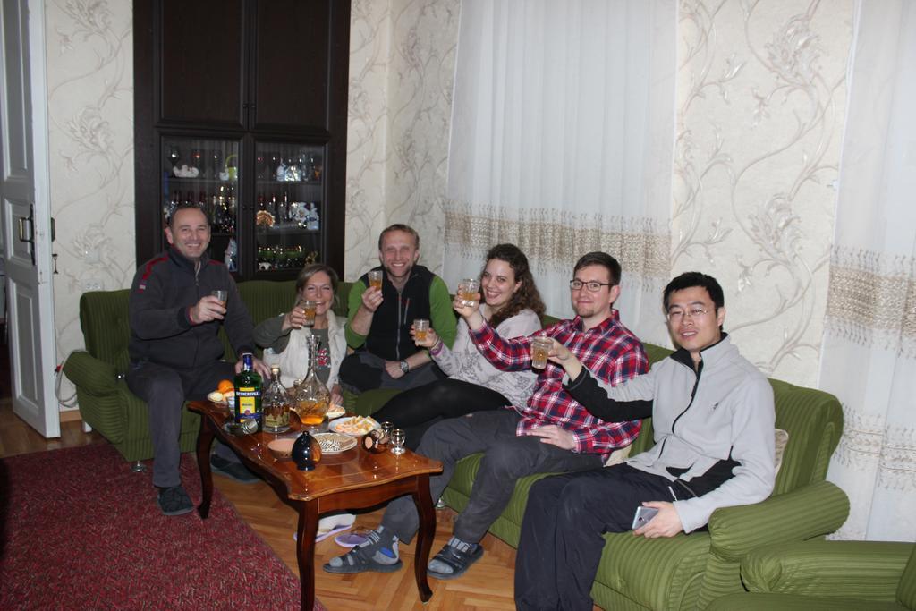 קוטאיסי Giorgi'S Homestay מראה חיצוני תמונה