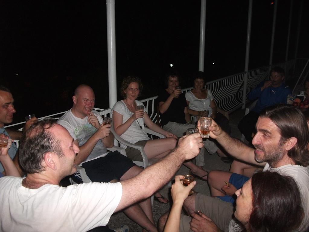קוטאיסי Giorgi'S Homestay מראה חיצוני תמונה