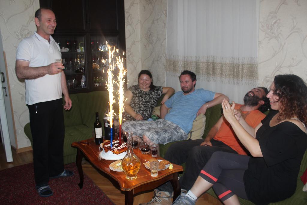 קוטאיסי Giorgi'S Homestay מראה חיצוני תמונה
