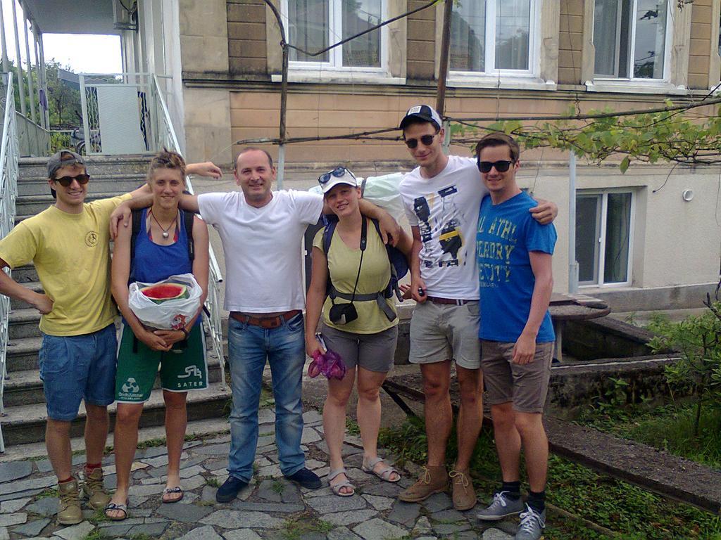 קוטאיסי Giorgi'S Homestay מראה חיצוני תמונה