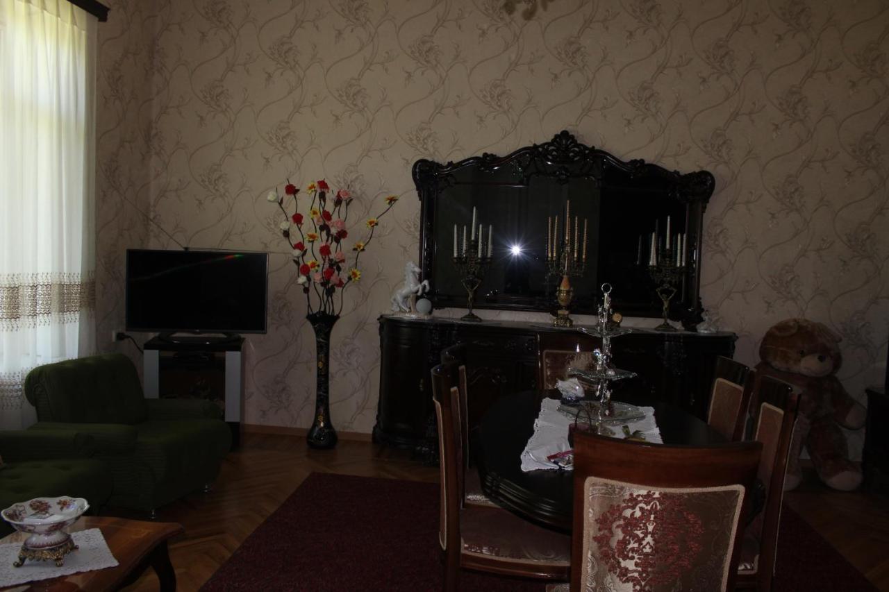 קוטאיסי Giorgi'S Homestay מראה חיצוני תמונה